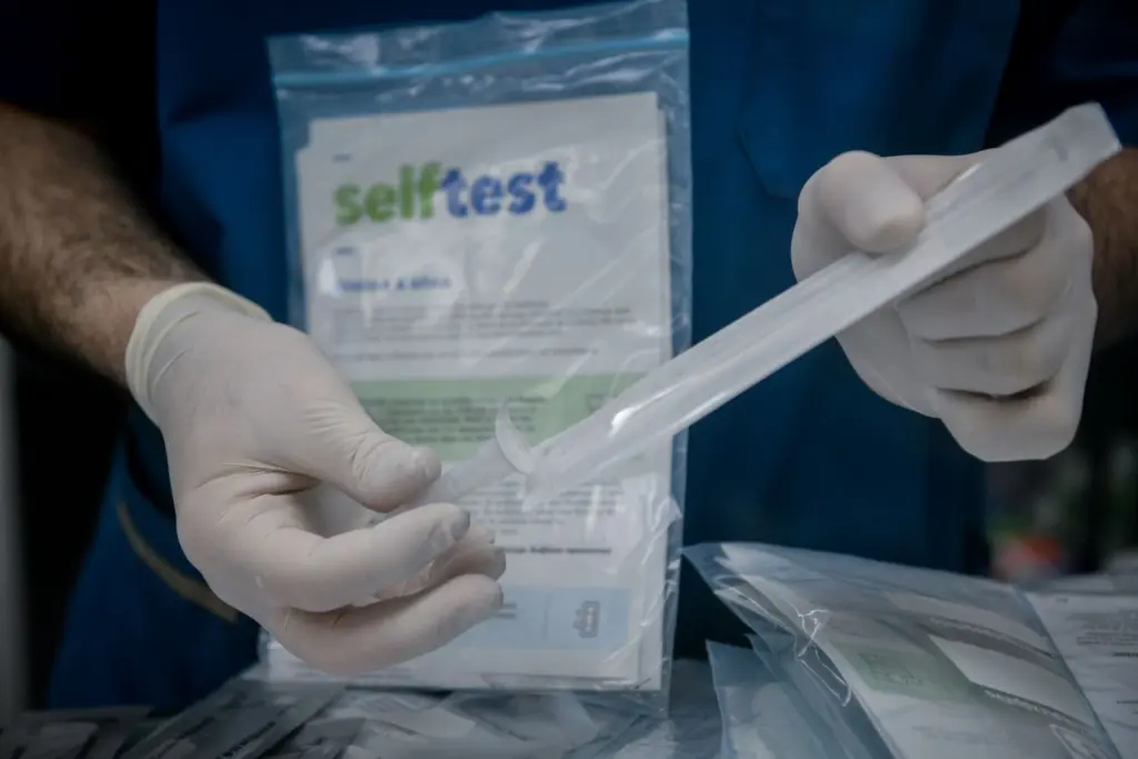 Από την Παρασκευή τα self test στους μαθητές για όλο τον Σεπτέμβριο
