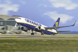 Ryanair: Δεν βλέπει ελλείψεις καυσίμων τον Μάιο – Αβεβαιότητα για τον Ιούνιο