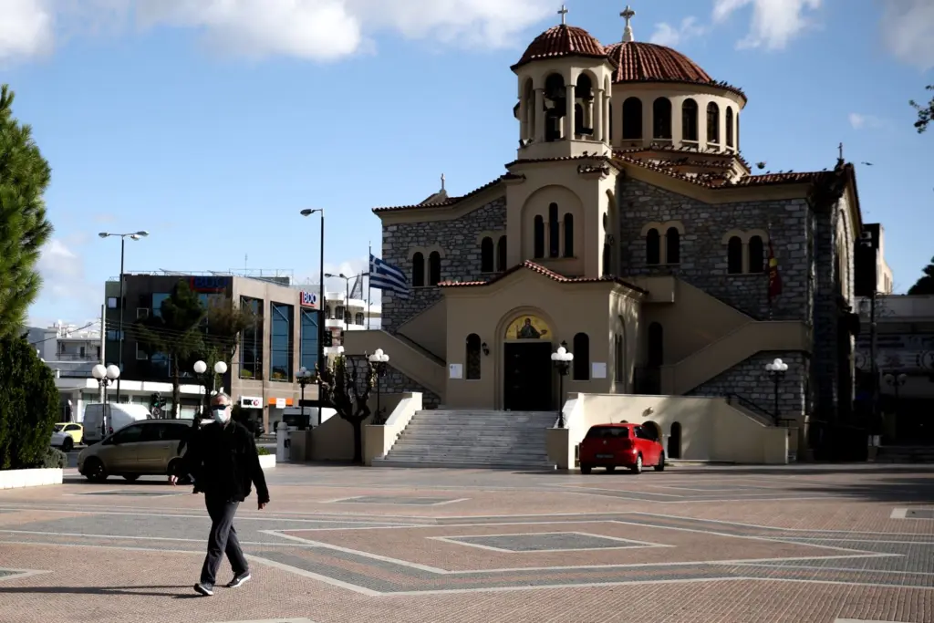 Κυκλοφορούσαν με τις καραμπίνες στο χέρι έξω από την εκκλησία της Αγίας Παρασκευής