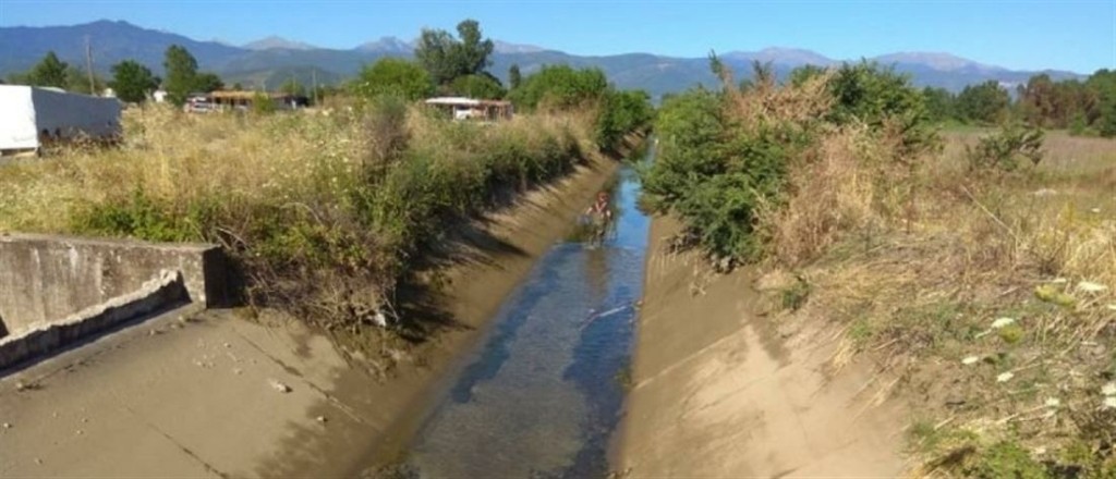 Μυστήριο με πτώμα σε αρδευτικό κανάλι στο Αγρίνιο