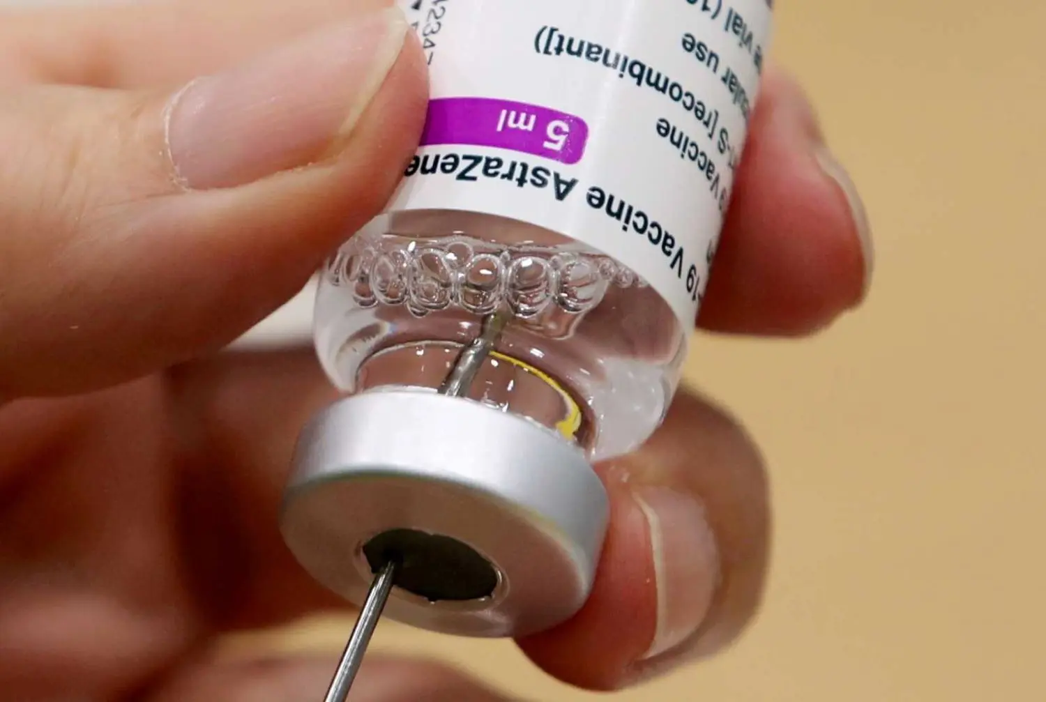 Ακυρώσεις στα ραντεβού για το AstraZeneca βλέπει ο Λουράντος – “Μας έχουν αλλάξει τα πετρέλαια”