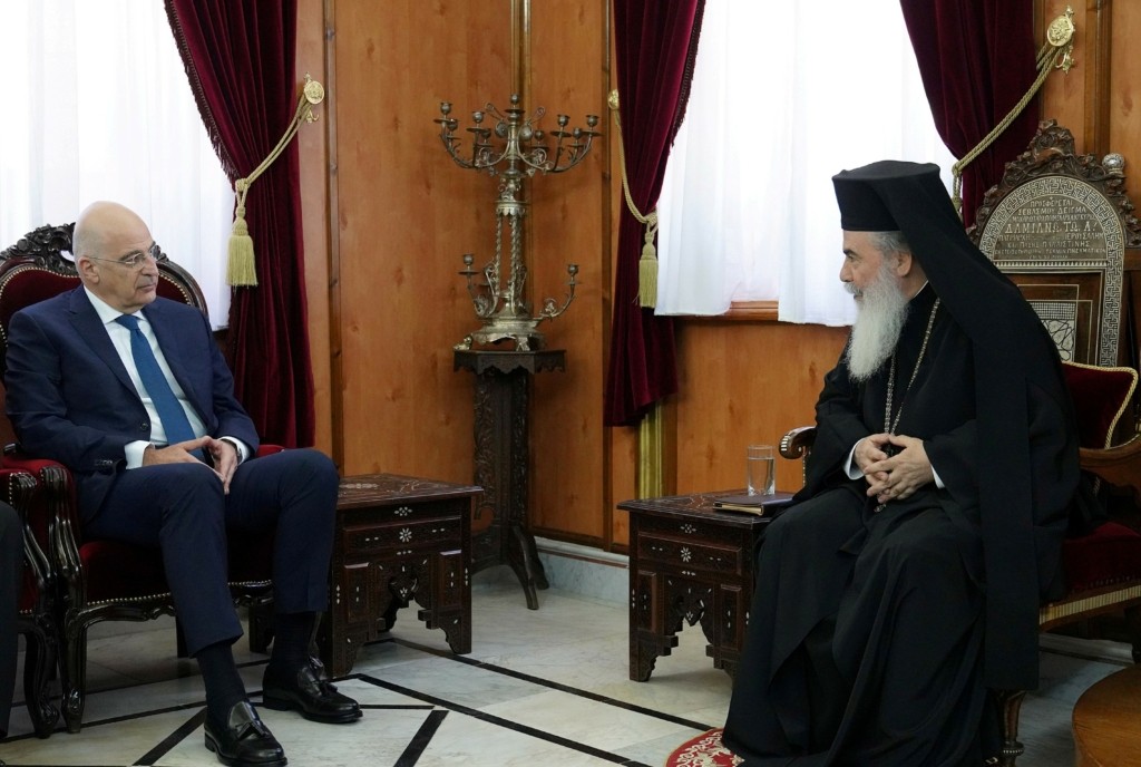 Στη Μέση Ανατολή ο Νίκος Δένδιας – Πρωτοβουλία της Ελλάδας για την κατάπαυση του πυρός (pics)