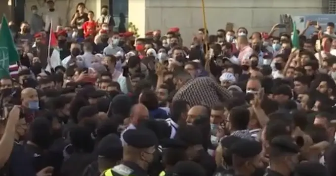 Χιλιάδες διαδηλωτές κατά του Ισραήλ σε Άγκυρα και Κωνσταντινούπολη (vid)