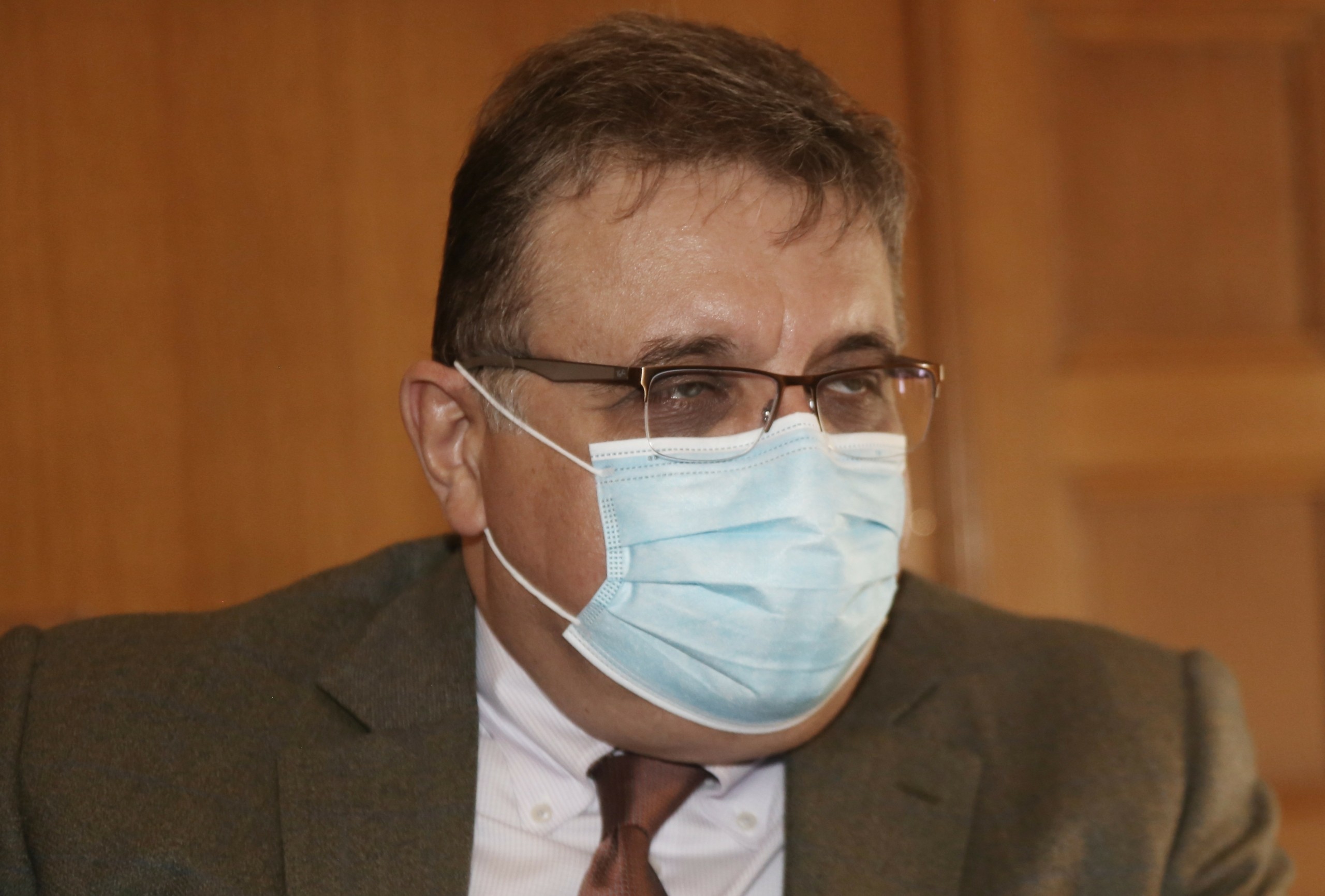 Πονοκεφάλους προκαλεί ο Θανάσης Εξαδάκτυλος