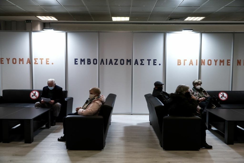 Επιχείρηση “Ελευθερία” – Επανέρχονται οι εμβολιασμοί – Οι ηλικίες και τα εμβόλια