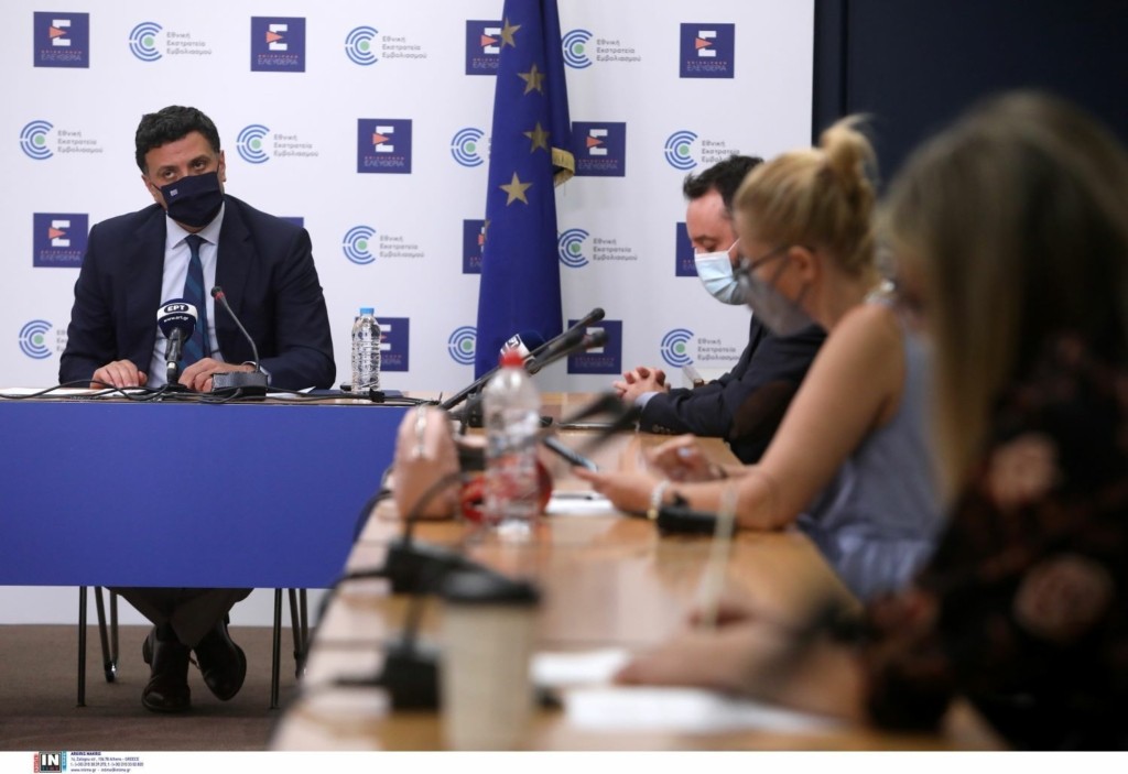 Τι απαντά ο Κικίλιας για τα περιστατικά θρομβώσεων στην Κρήτη