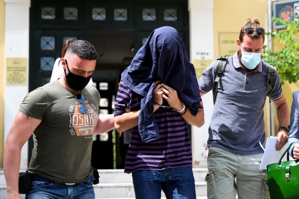 Αναβάλλεται η δίκη του 22χρονου επιδειξία στη Νέα Σμύρνη