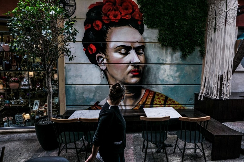 Τι αλλάζει από τη Δευτέρα στη ζωή μας – Οι νέοι όροι στην εστίαση