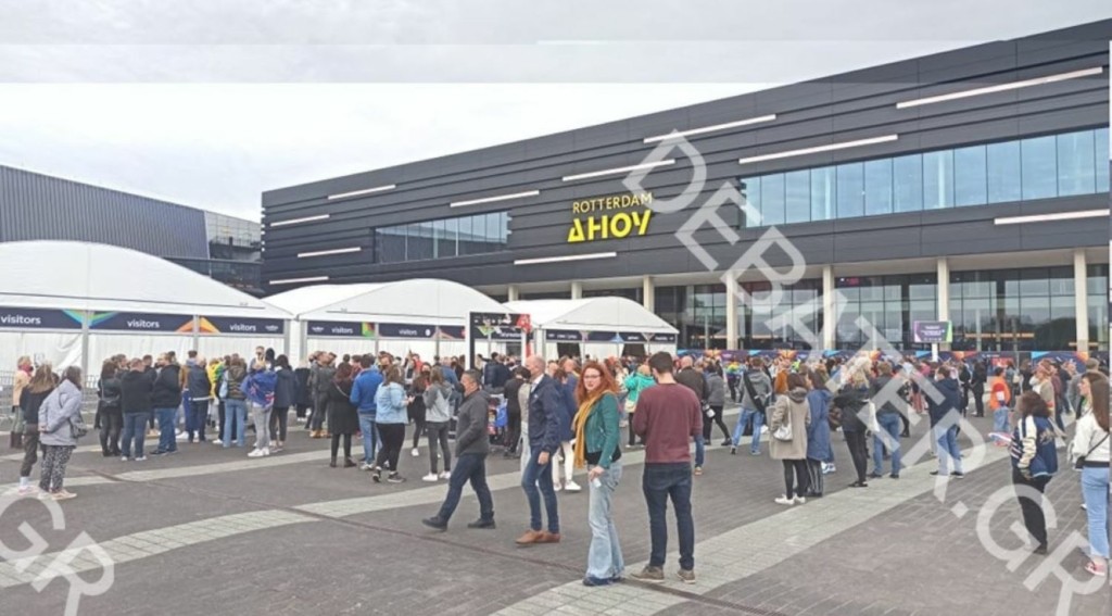 Το DEBATER στη Eurovision – Τι συμβαίνει έξω από το Ahoy arena λίγο πριν τον Β ημιτελικό (pics)