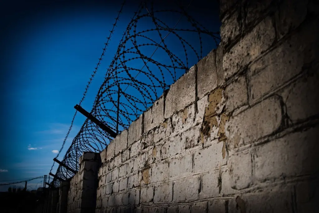 Δεν τον χωράει η φυλακή – Δραπέτευσε για δέκατη φορά ο “άσος των αποδράσεων”