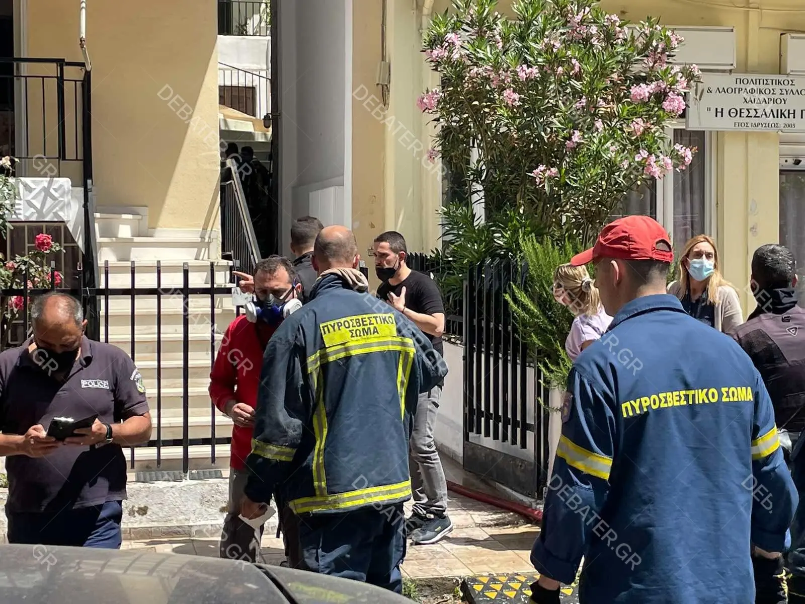 Τραγωδία στο Χαϊδάρι – Νεκρή γυναίκα σε φλεγόμενο διαμέρισμα (pic&vid)