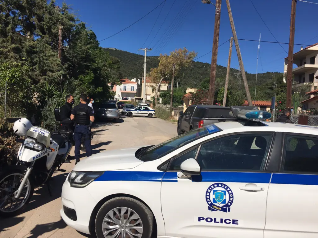 Γλυκά Νερά – Οι ληστές σημάδεψαν με τα όπλα το μωρό για να τους αποκαλύψουν που είναι τα λεφτά (pics&vid)