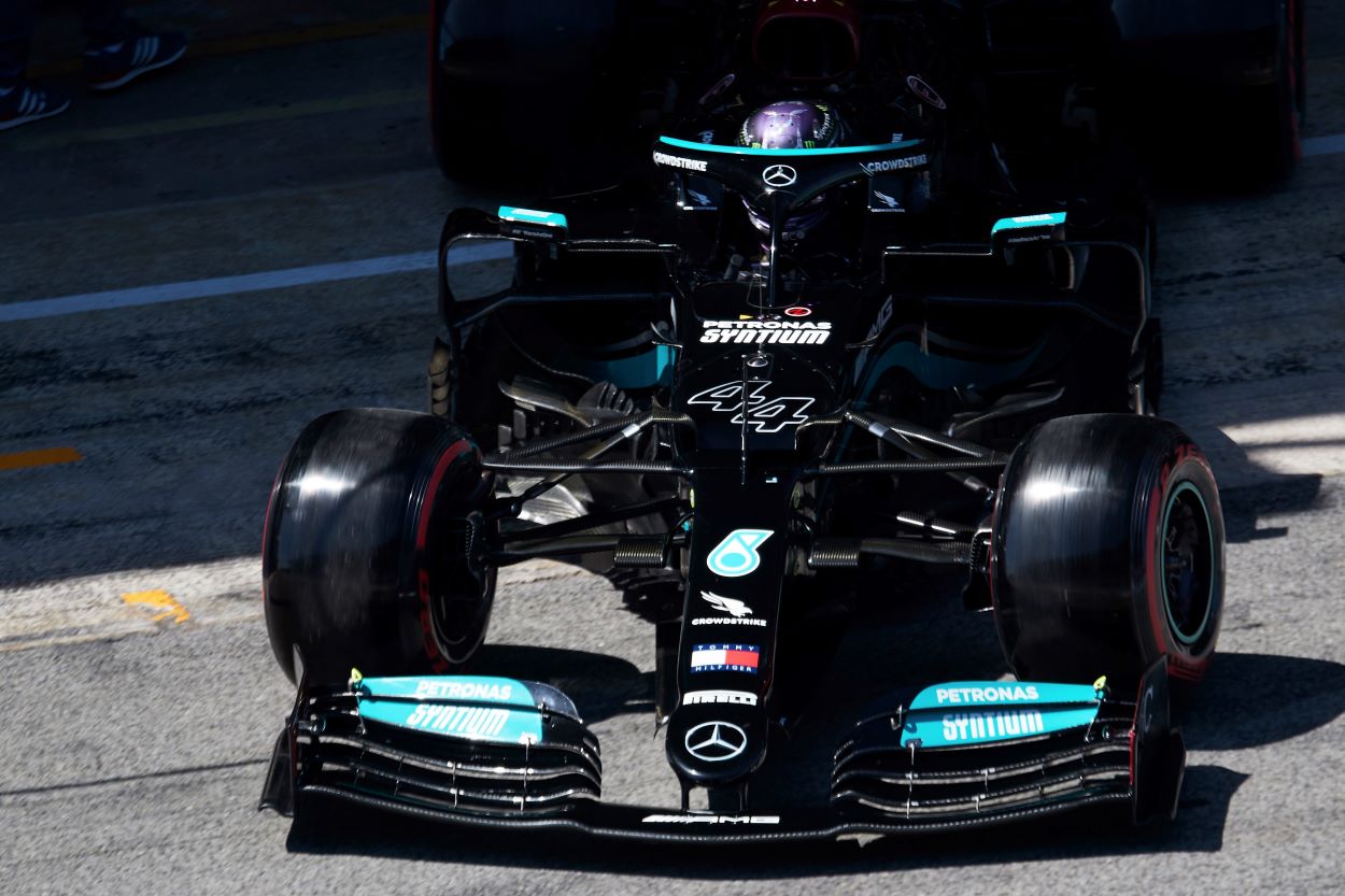 O Λιούις Χάμιλτον για 100η φορά στη pole position