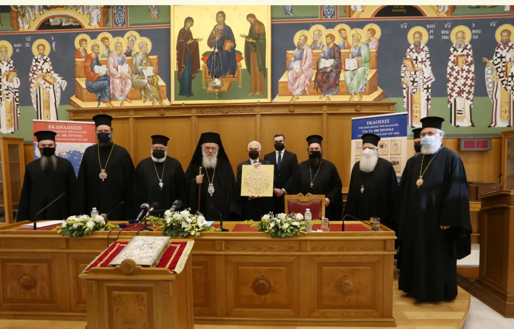 Εγκύκλιος της Ιεράς Συνόδου προτρέπει τους ανεμβολίαστους να εισέρχονται με rapid test ή μοριακό στις εκκλησίες