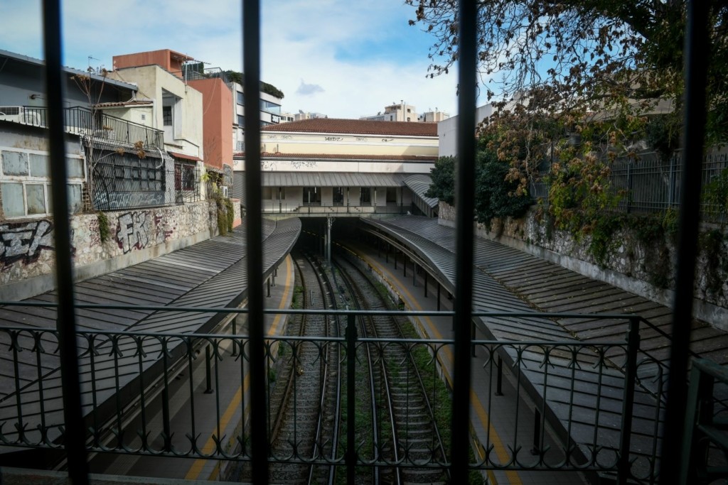 Νέες ζημιές στον ηλεκτρικό – Άγνωστοι έκοψαν καλώδια ρεύματος στα Άνω Πατήσια (pic)