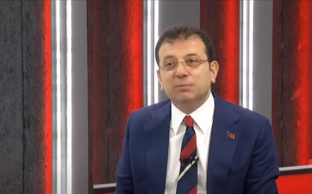 Εξαγριωμένοι κάτοικοι της Κωνσταντινούπολης επιτέθηκαν στον Ιμάμογλου (vid)