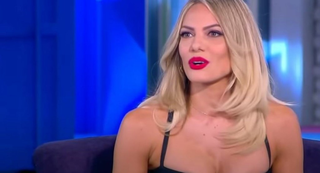 Η Ιωάννα Μαλέσκου μιλά για τις “κατάρες” που δέχεται στα social media