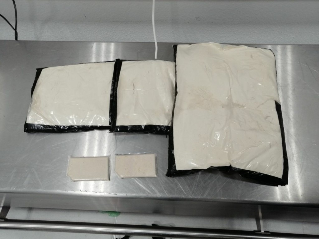 Έκρυβαν μέσα στο σπίτι τους 1,5 κιλό ηρωίνης στο Ζεφύρι