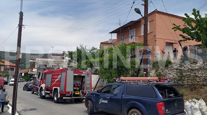Συναγερμός στην Καβάλα – Ταμπουρώθηκε σπίτι του και απειλεί να βάλει φωτιά (pic)