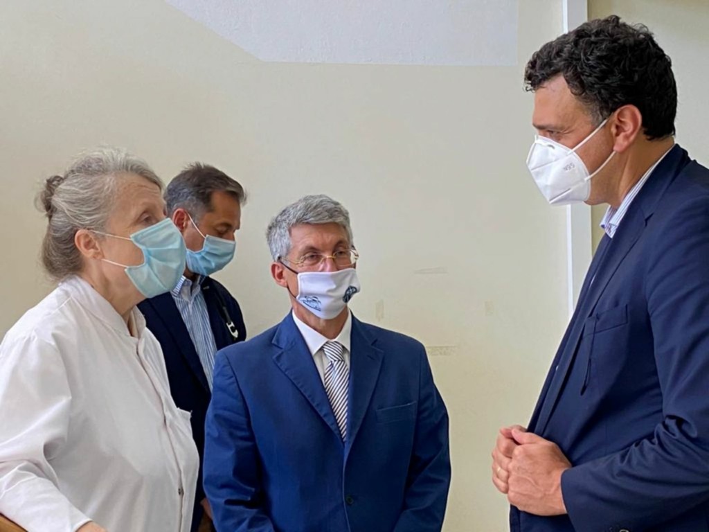 Εξασφαλίστηκαν τα ελληνικά νησιά με τις νέες δόσεις εμβολίων που έφτασαν στην χώρα (pics)