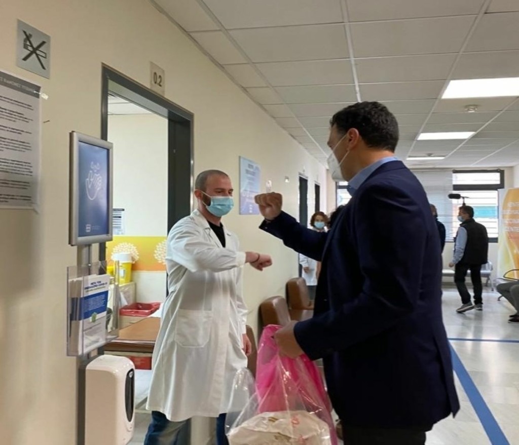 Το ευχαριστώ του Βασίλη Κικίλια σε όλους τους υγειονομικούς (pic)
