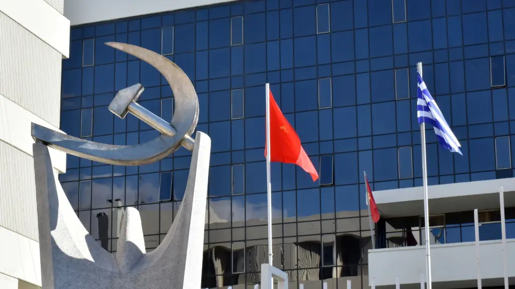 Σφοδρή επίθεση του ΚΚΕ στον Χατζηδάκη για το εργασιακό νομοσχέδιο