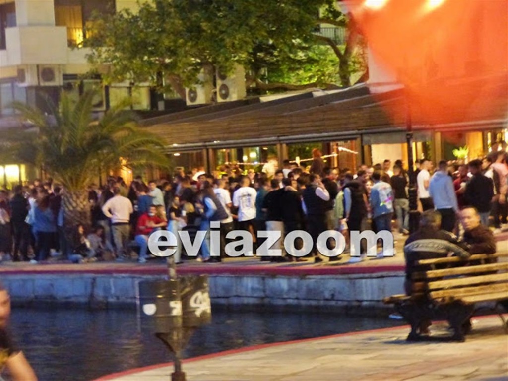 Αδιανόητο κορονοπάρτι στη Χαλκίδα – 500 άτομα έξω από μπαρ (pic&vid)