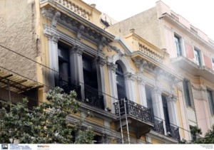 Συνελήφθη από τις βρετανικές αρχές η 46χρονη που κατηγορείται για τον εμπρησμό στη Marfin