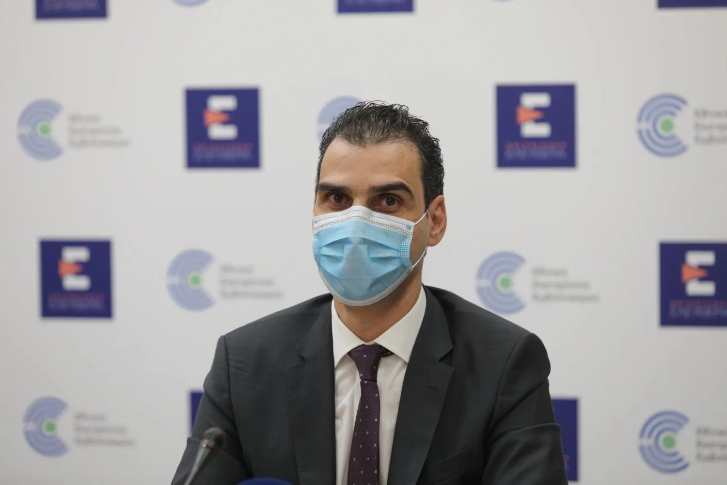 Εμβόλιο AstraZeneca – “Ο γιατρός σας θα αποφασίσει για την β’ δόση” (vid)