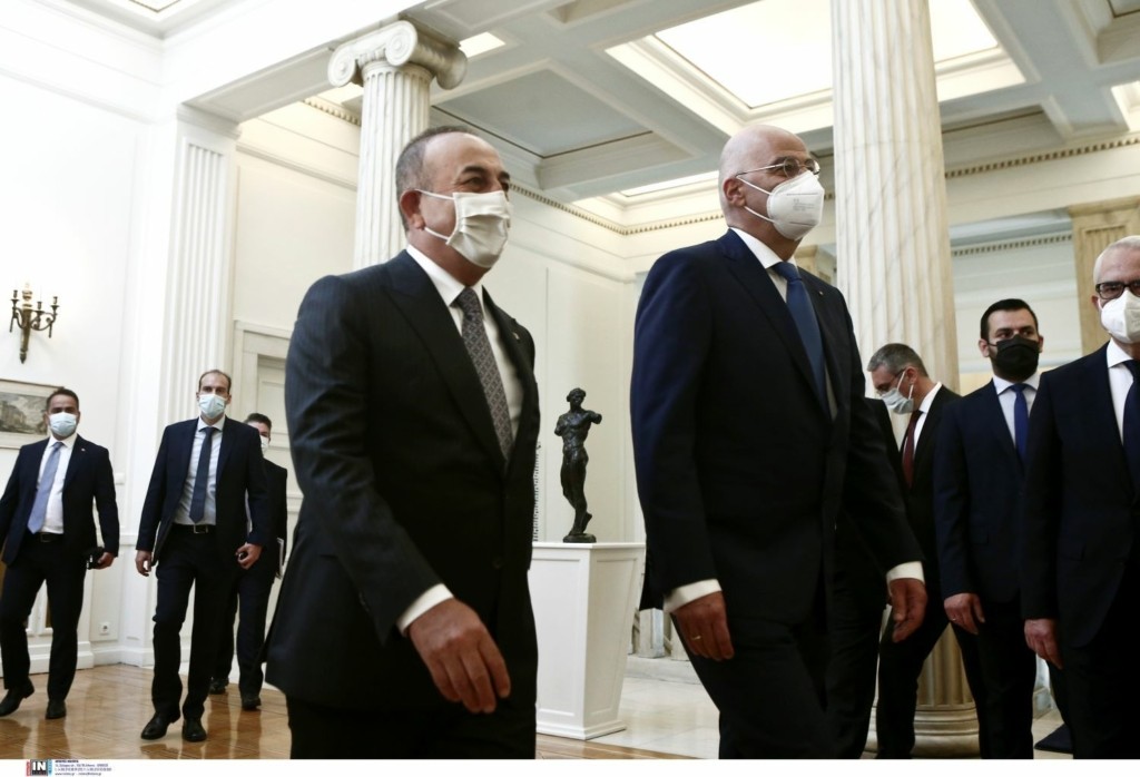 Όλο το παρασκήνιο της συνάντησης Δένδια – Τσαβούσογλου σύμφωνα με διπλωματικές πηγές