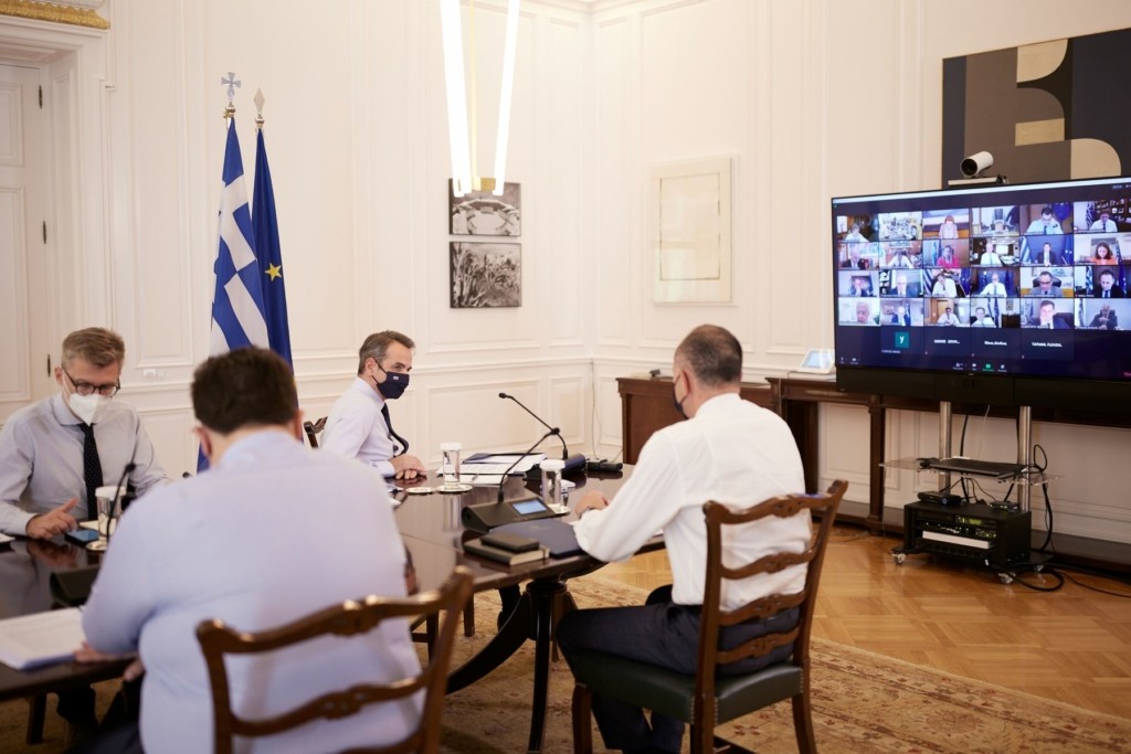Μητσοτάκης στο υπουργικό – Αισιοδοξία για πιο ασφαλές και ελεύθερο καλοκαίρι (pics)