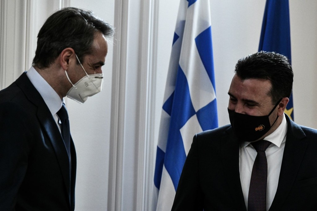 Τα φιλικά “τετ α τετ” του Μητσοτάκη με τον Ζόραν Ζάεφ (pics)