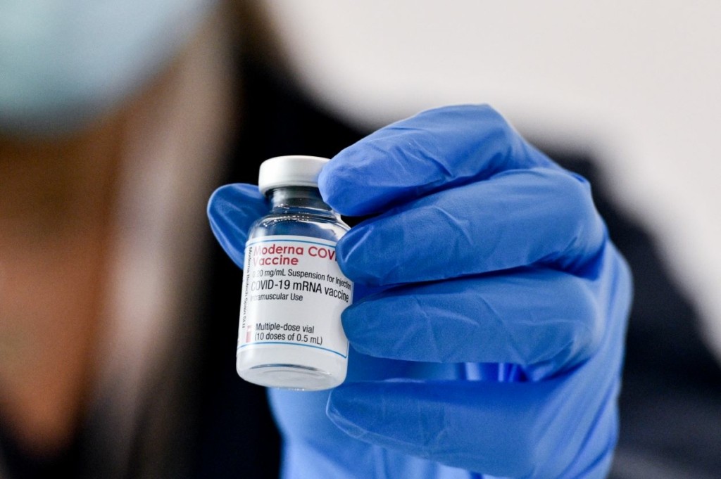 Η “μάχη” των εμβολίων – Η Moderna μηνύει τη Pfizer για παραβίαση πατέντας