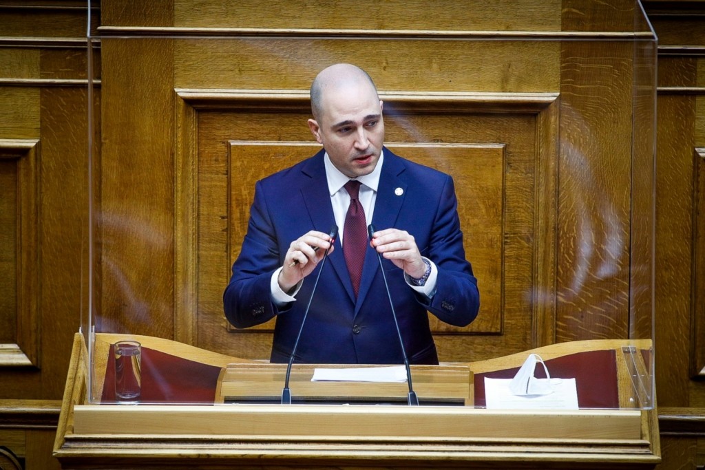 Μονόδρομος η διαγραφή Μπογδάνου μετά την “κίτρινη κάρτα” με τη λίστα της ντροπής