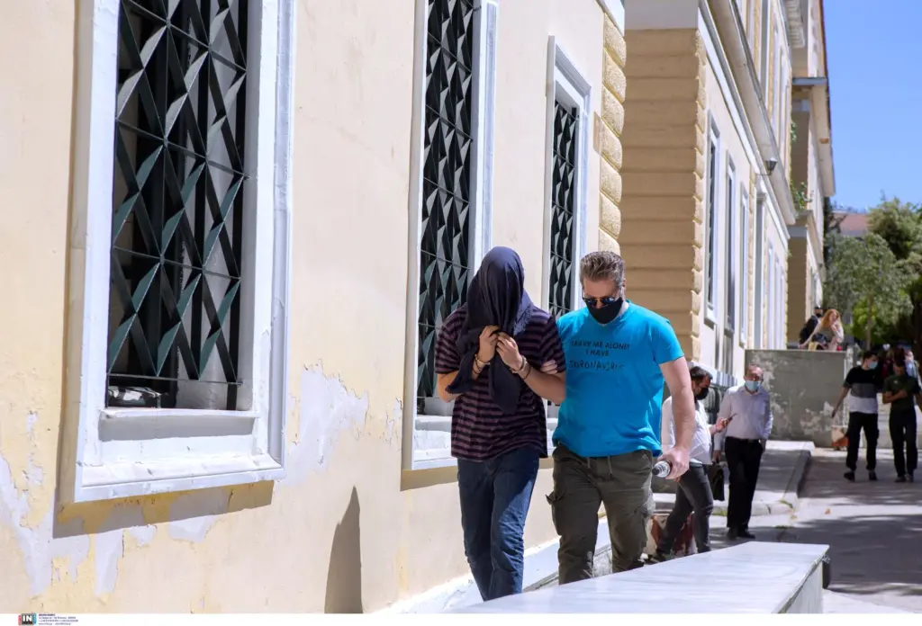 Τρομαγμένες οι γυναίκες που κατήγγειλαν τον 22χρονο επιδειξία – Στο σπίτι μέχρι να γίνει η δίκη