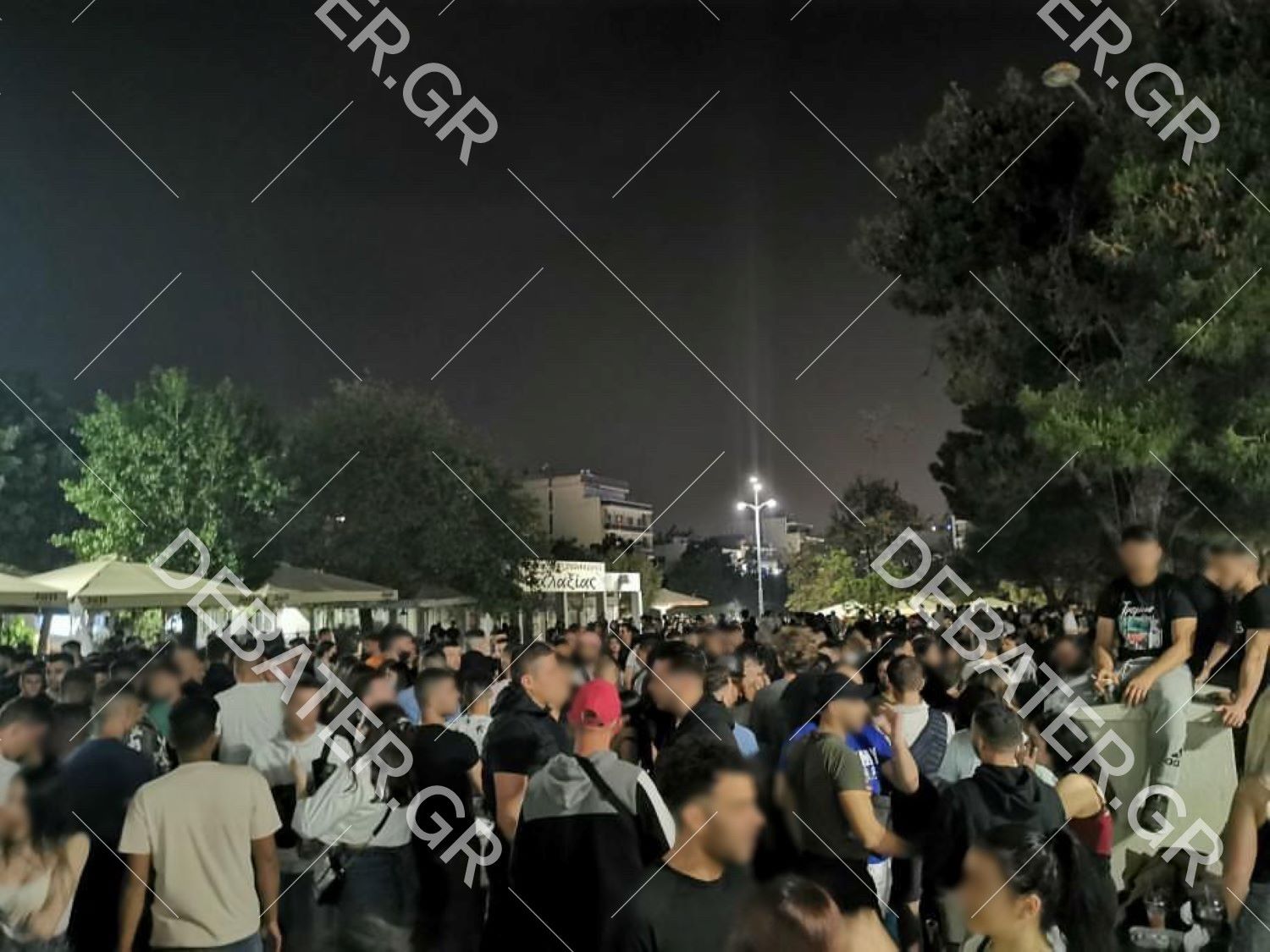 “Άνοιξαν” την εστίαση νωρίτερα – Κοσμοπλημμύρα στη Νέα Σμύρνη (pic&vid)