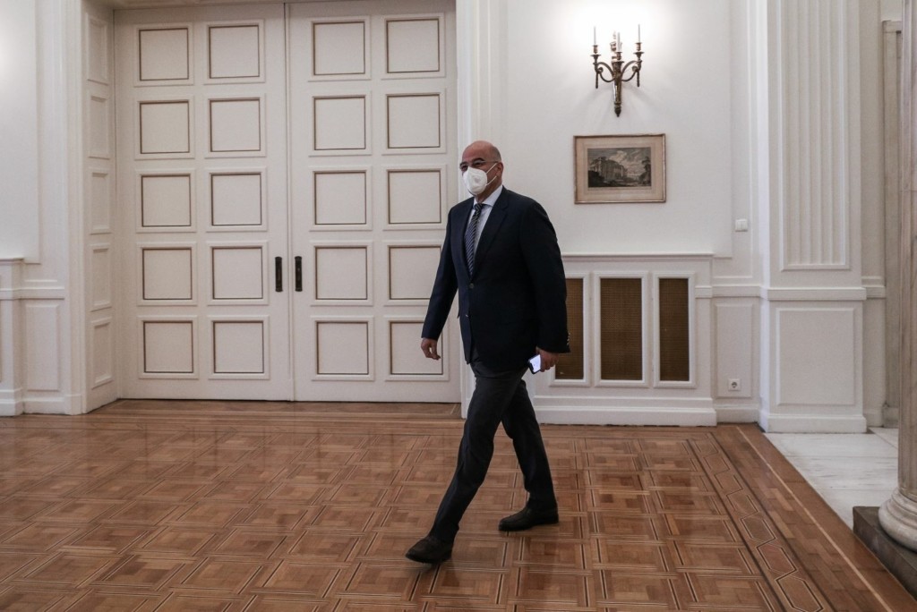Ο Νίκος Δένδιας ο πρώτος ΥΠΕΞ που μεταβαίνει στη “φλεγόμενη” Μέση Ανατολή