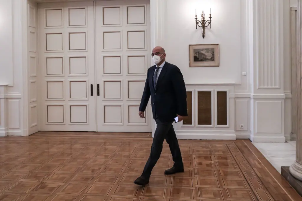 Απάντηση Δένδια σε ΣΥΡΙΖΑ – “Εκπροσωπώ την κυβέρνηση Μητσοτάκη”