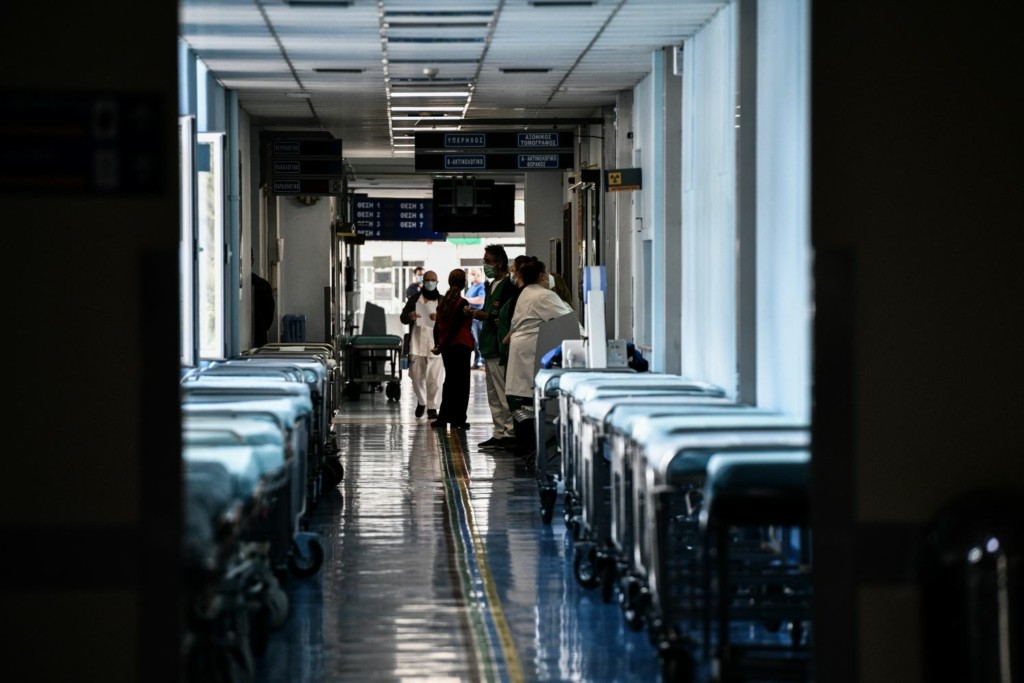 Το βοήθημα 1.000 ευρώ ως “δωρο” σε εργαζομένους του ΕΚΑΒ – Τα επόμενα βήματα στο ΕΣΥ