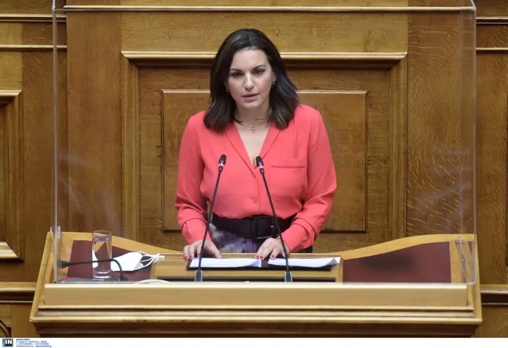 Όλγα Κεφαλογιάννη – Η πρώτη εμφάνιση μετά το γάμο – Τι είπε για τα δίδυμα (vid)