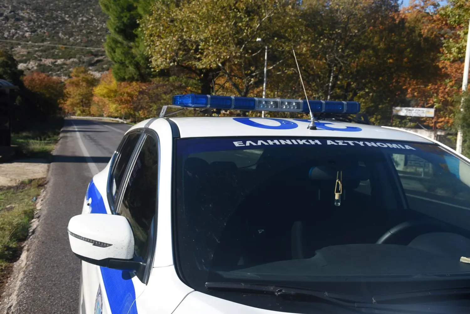 Με ταξί και βαλίτσες διακινούσαν ναρκωτικά – Στα χέρια της ΕΛΑΣ 9 μέλη εγκληματικής οργάνωσης (pics)