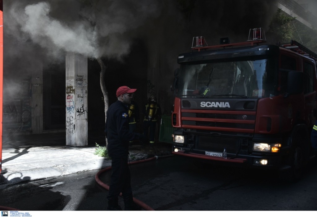 Νέα Χαλκηδόνα – Αυτοκίνητο “λαμπάδιασε” και τυλίχθηκε στις φλόγες