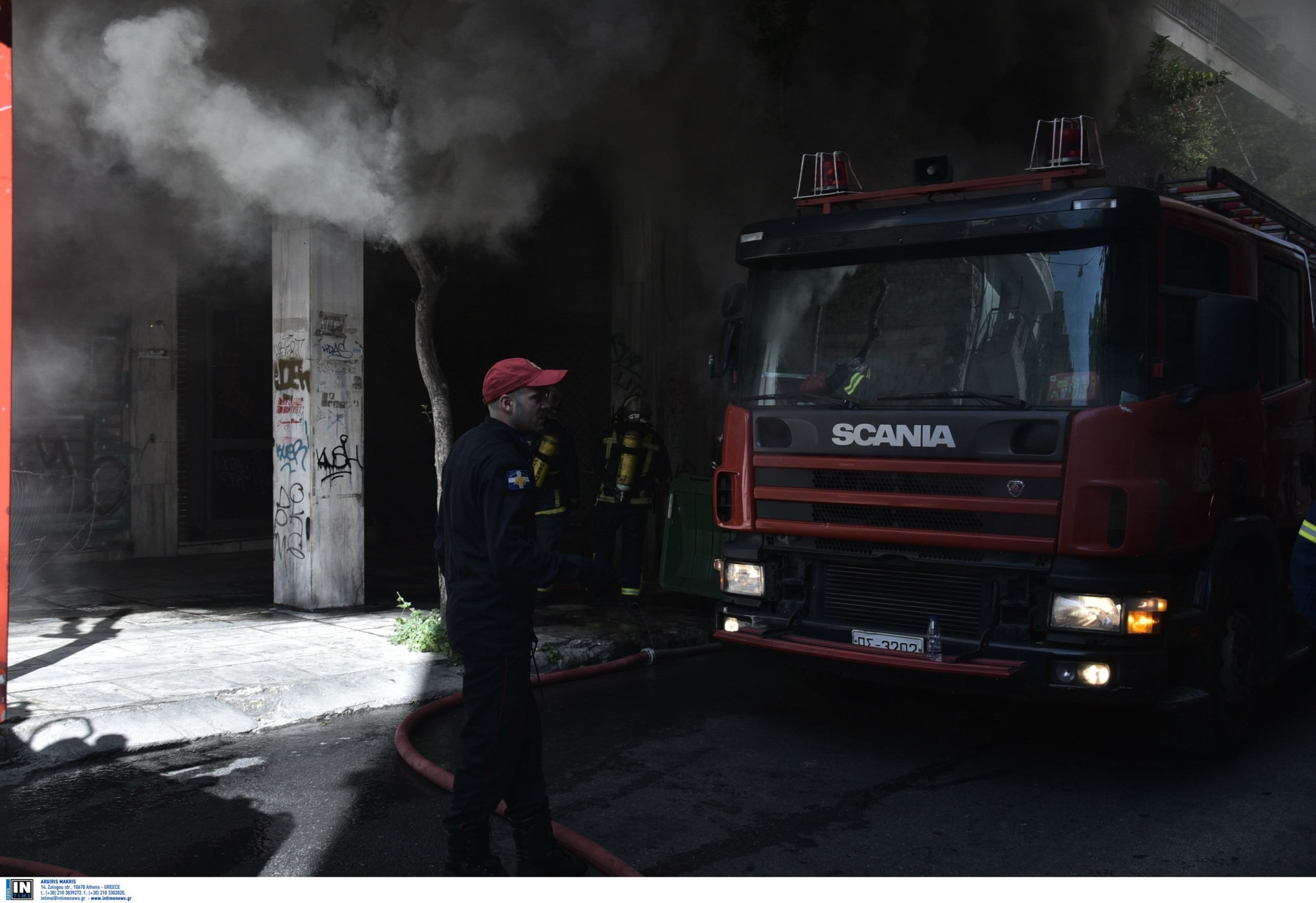 Νέα Χαλκηδόνα – Αυτοκίνητο “λαμπάδιασε” και τυλίχθηκε στις φλόγες