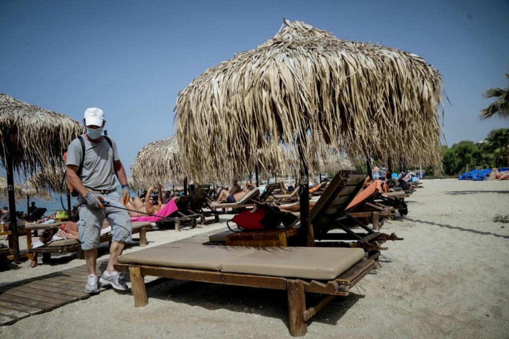 Έτσι άνοιξαν οι οργανωμένες παραλίες σήμερα – Τι sms στέλνουμε για να πάμε στην πλαζ
