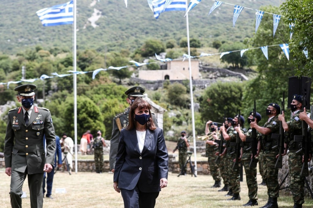 Στο Σούλι η Πρόεδρος της Δημοκρατίας για τις εκδηλώσεις μνήμης του ολοκαυτώματος (pics)