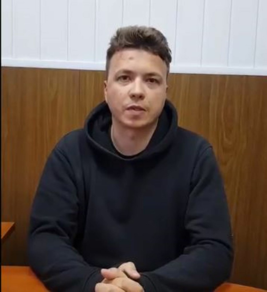 Το πρώτο μήνυμα του Roman Protasevich από τη φυλακή και η ομολογία  (vid)