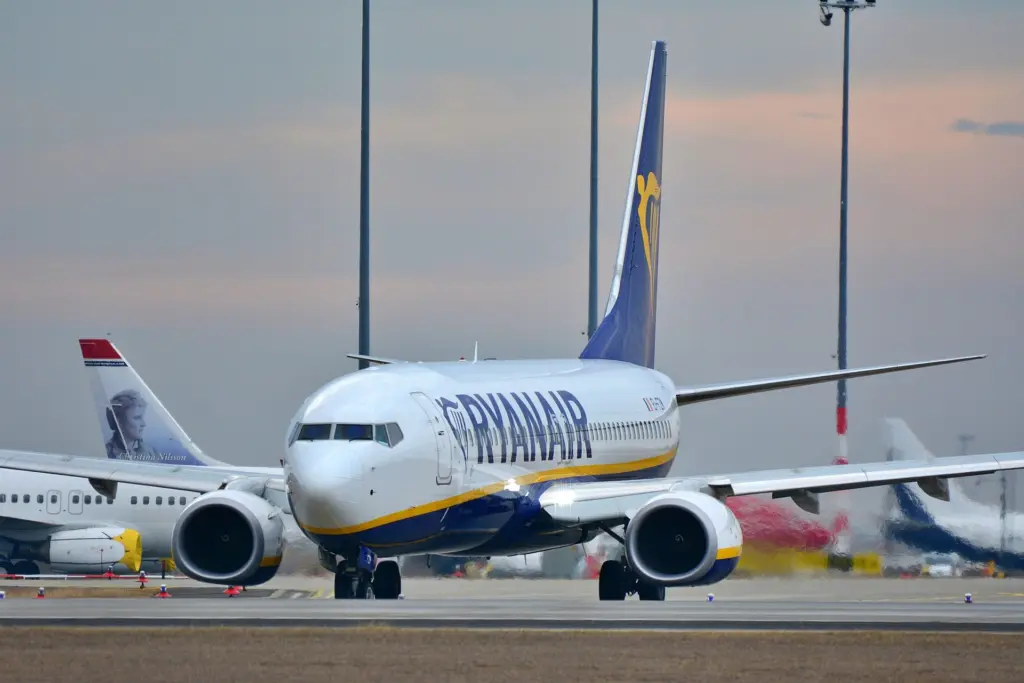 Πτήση της Ryanair έκανε αναγκαστική προσγείωση μετά από προειδοποίηση για βόμβα