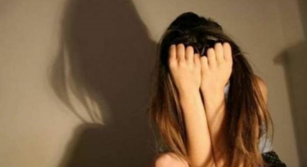 Συναγερμός στην Αχαΐα για 13χρονη που ανακοίνωσε πως θα αυτοκτονήσει