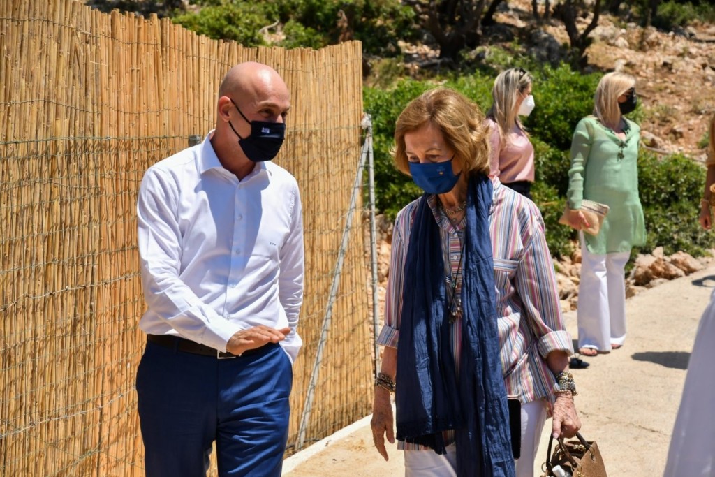 Η Βασίλισσα Σοφία της Ισπανίας επισκέφθηκε τους Λειψούς (pics)
