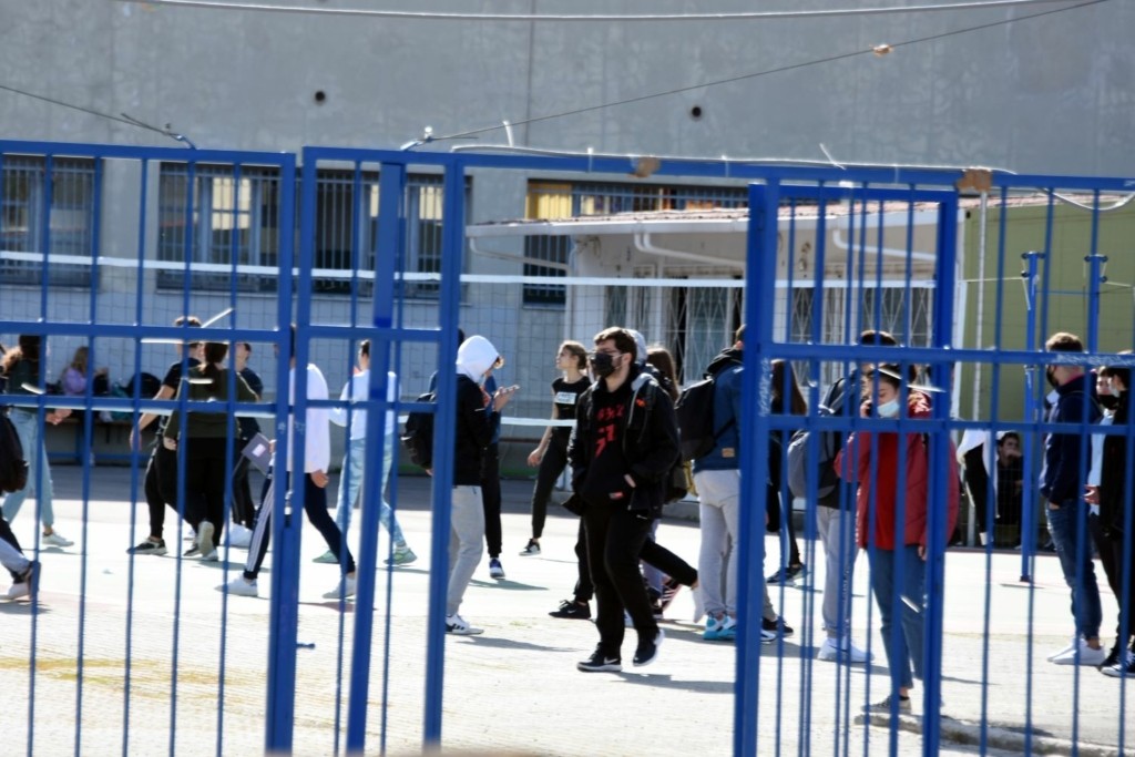 To νέο καθεστώς για την επιστροφή στα σχολεία – Τα self test, οι μάσκες και τα προβλήματα